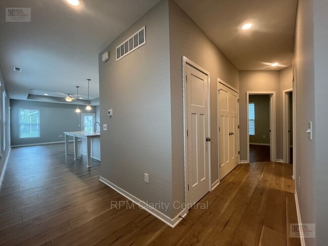 Building Photo - 7089 Ashford Wy