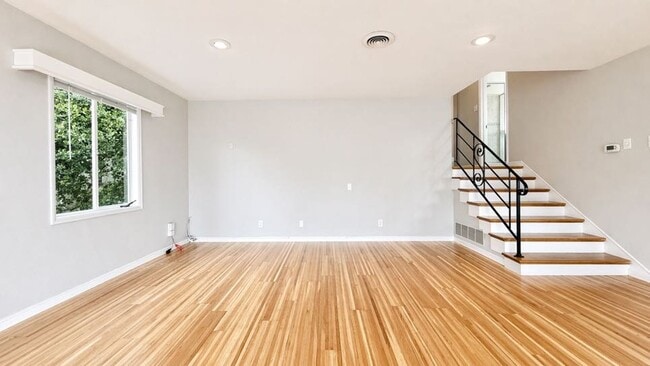 Building Photo - 4 Bedroom Mid-Century Oakmore Home With Views of Bay