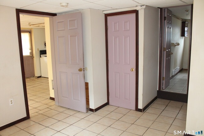 Building Photo - 209 S Orchard St