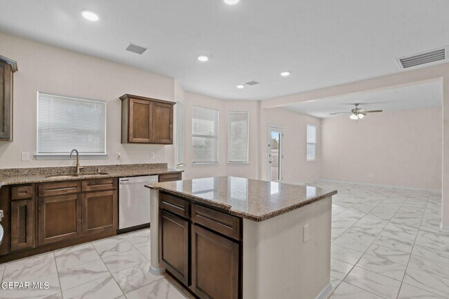 Building Photo - 11506 Summer Dr