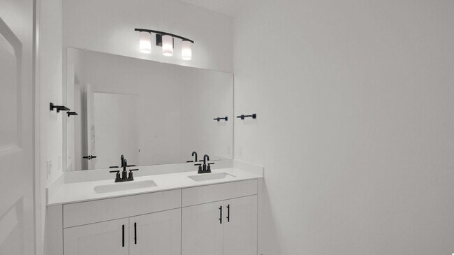 Building Photo - 2725 Woodall Dr