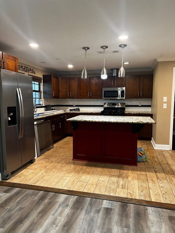 Building Photo - 1415 E Denman Ave