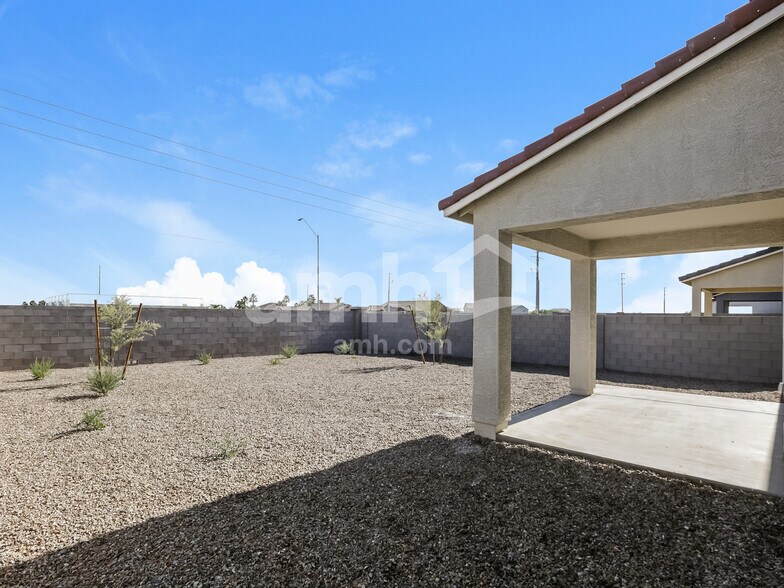 Building Photo - 8863 N 171st Dr
