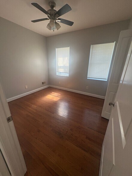 Building Photo - 2812 Oswego Ave