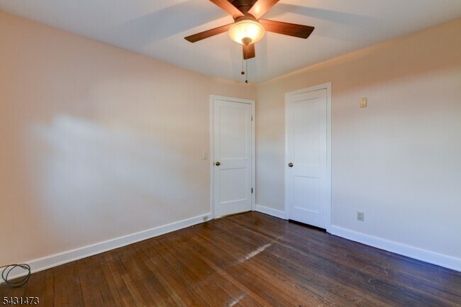 Building Photo - 72 Colonial Dr