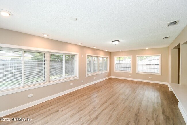 Building Photo - 7215 Sharbeth Dr S