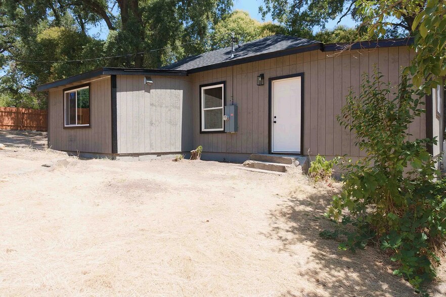 Building Photo - 172 Pixley Ave