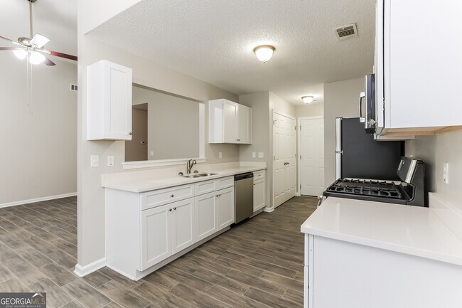 Building Photo - 4630 Thermal Ct