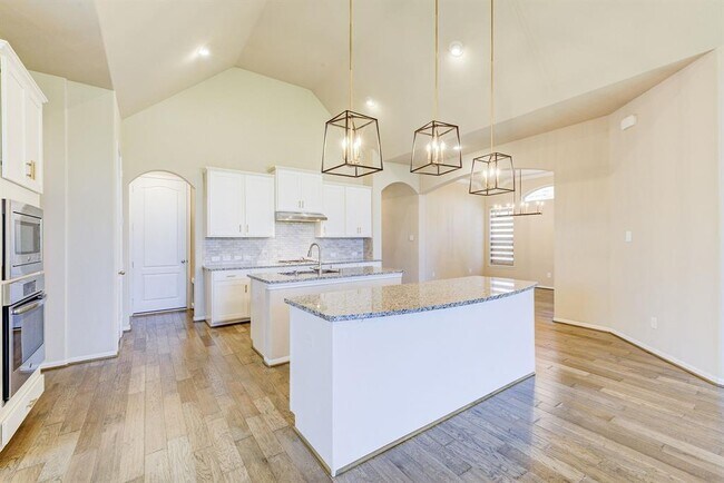 Building Photo - 29302 Wood Lily Dr