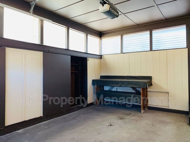 Building Photo - 717 52nd St S