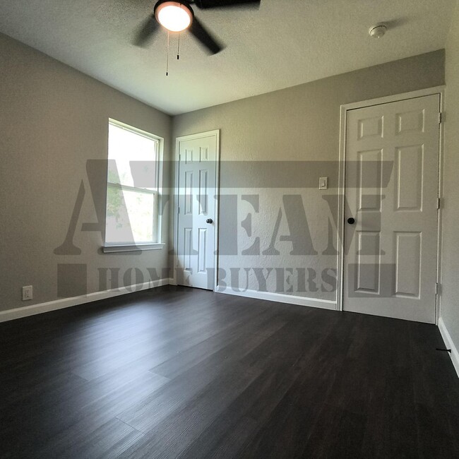 Building Photo - Beautiful 2 Bedroom 1 Bathroom for rent in Kaufman!