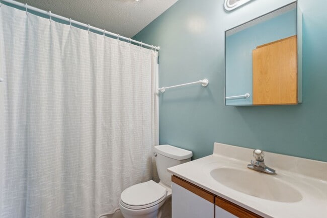 Building Photo - Great Single Family Home in North Hudson
