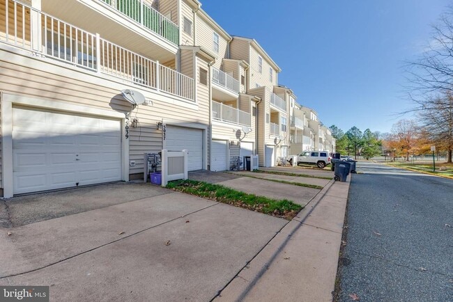 Building Photo - 5039 Anchorstone Dr