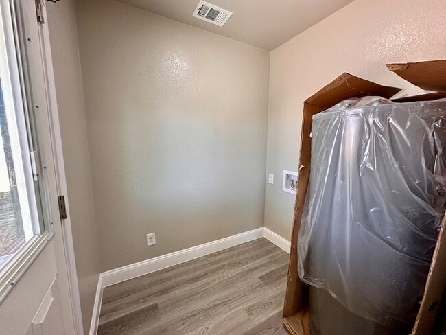 Building Photo - 1012 W 26th St