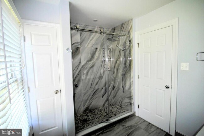 Building Photo - 1506 Chain Bridge Ct