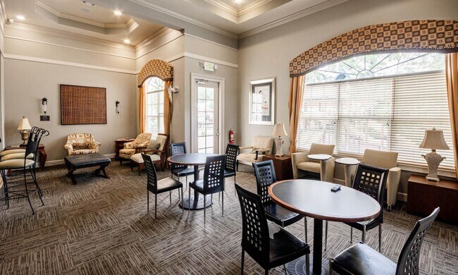 Building Photo - 1108 Myrtlewood Cir E