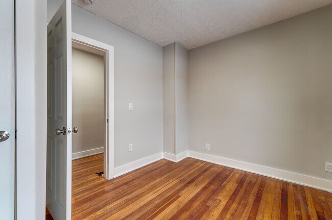 Building Photo - Newly Renovated Single Family available Now!