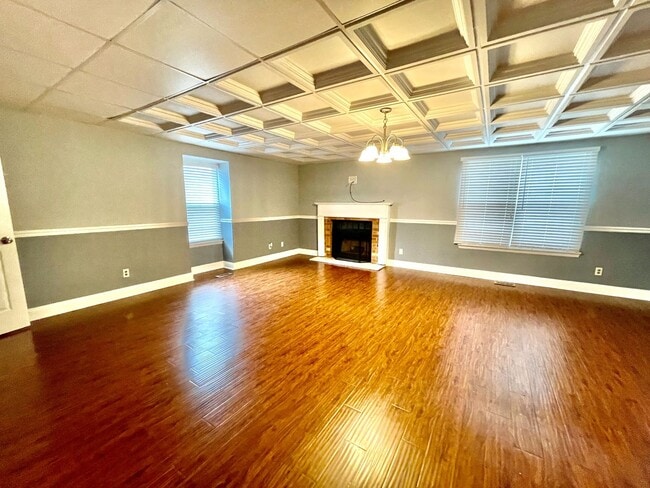 Building Photo - Beautiful 3-bedroom, 2.5-bathroom home