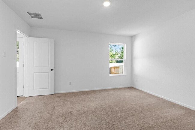 Building Photo - 3022 Mallorca Dr