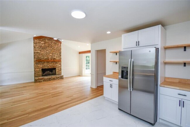 Building Photo - 17040 Birmingham Rd