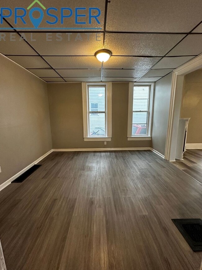 Building Photo - Charming 4 Bedroom House on Earl Street - ...