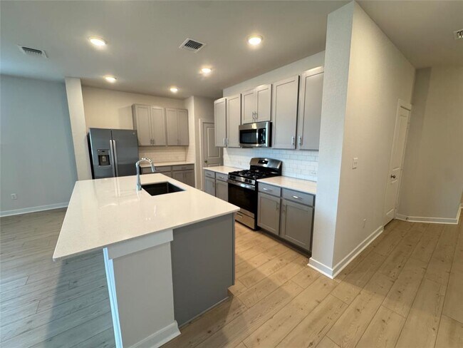 Building Photo - 116 Corn Ln