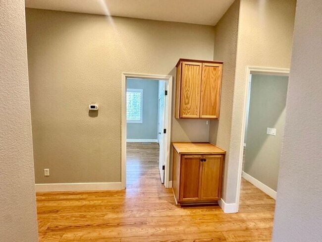 Building Photo - 6350 Cedar Waxwing Ct