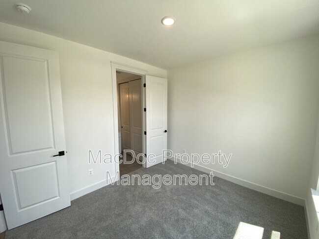 Building Photo - 4815 Jackson Vlg Pkwy