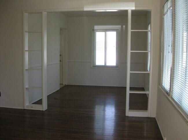 Building Photo - 5934 Cahuenga Blvd