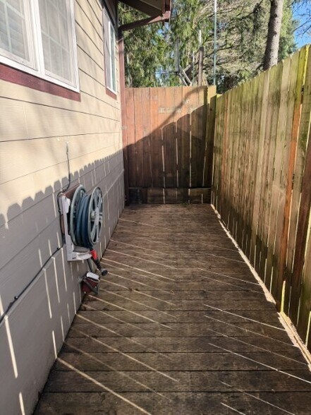 Building Photo - 13330 Clairmont Way