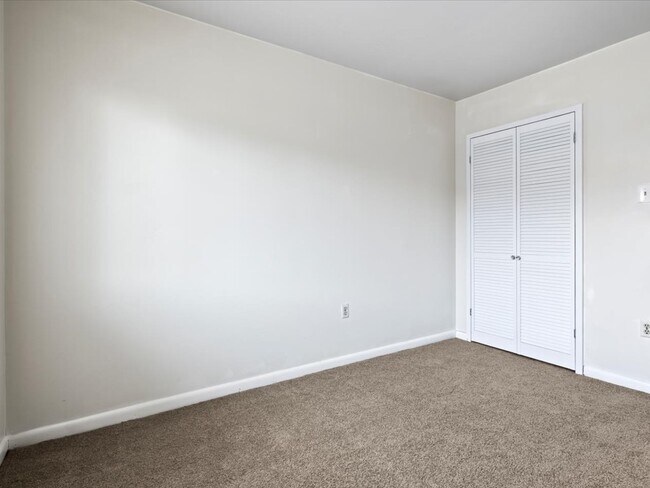 Building Photo - 8633 Madera Ct