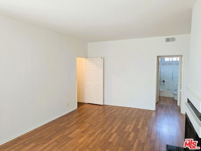 Building Photo - 3648 Motor Ave