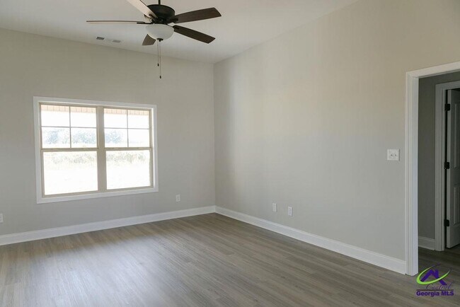 Building Photo - 608 Daisy Dr