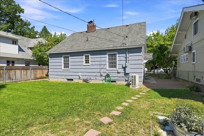 Building Photo - 1111 N 18th St