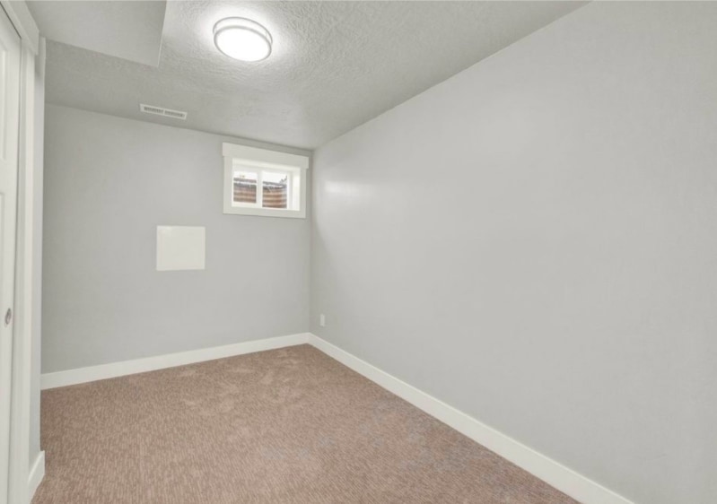 Building Photo - 1140 500 N