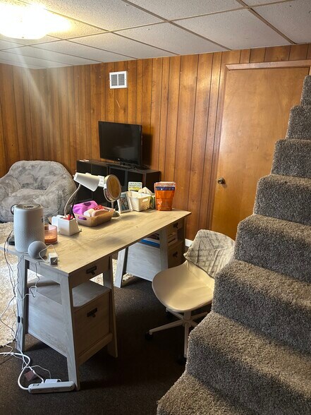 Building Photo - 454 Hutton Ln