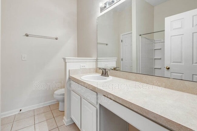 Building Photo - 5868 Pavilion Dr
