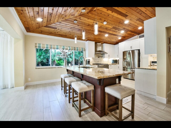 Building Photo - 451 N Lyra Cir