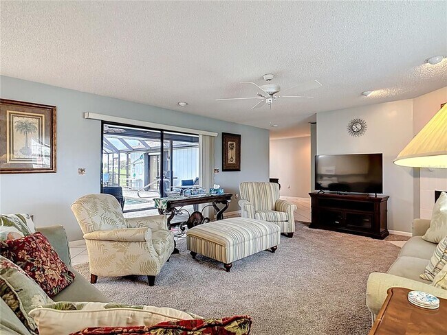 Building Photo - 290 Rotonda Cir