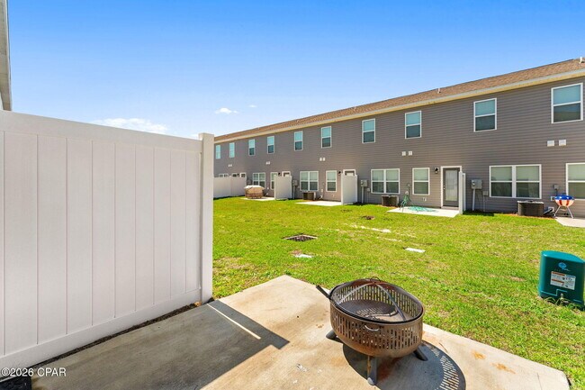 Building Photo - 409 N Gay Ave