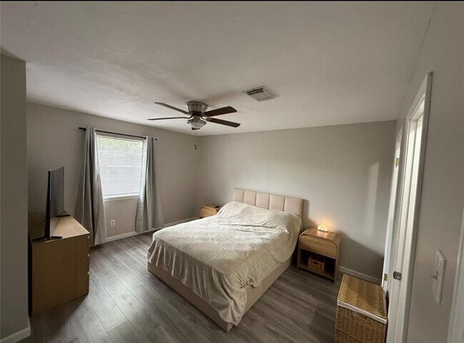 Building Photo - 2714 Skelton Dr
