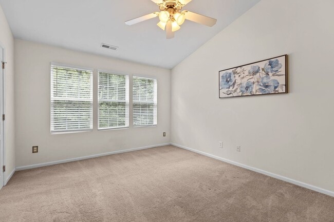 Building Photo - Spacious 3 story Townhome-Close to Downtown Raleigh- Renaissance Park-Available Now!