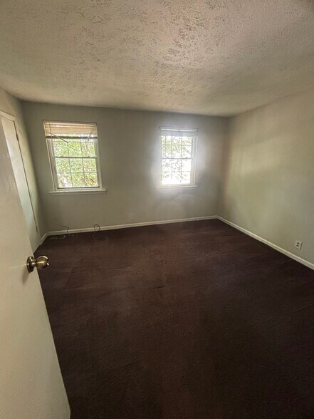 Building Photo - 286 Plus Park Blvd