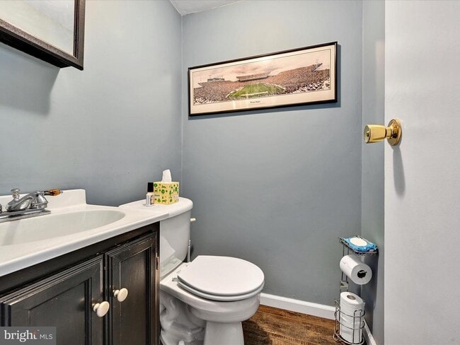 Building Photo - 212 Saratoga Ct