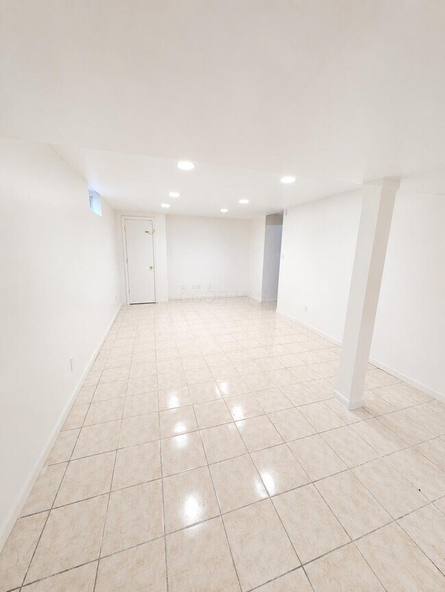 Building Photo - 2515 Pressman Dr