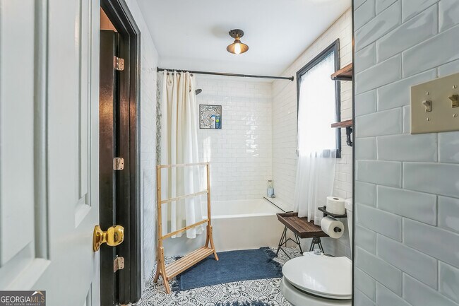 Building Photo - 502 Ivy Green Ln SE