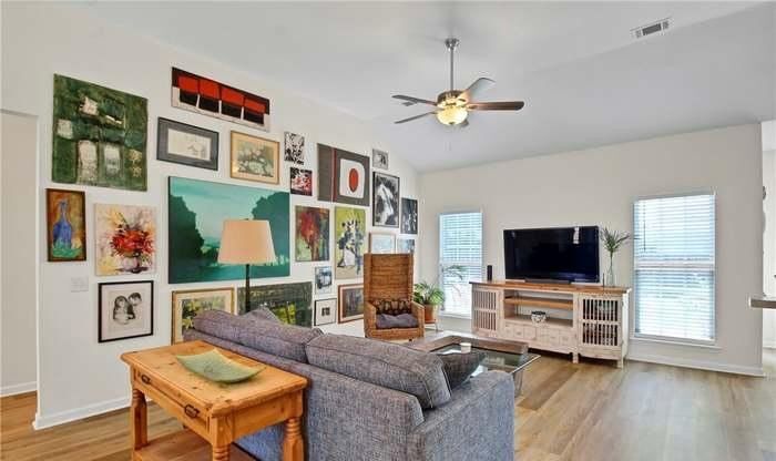 Building Photo - 121 Willow Point Cir