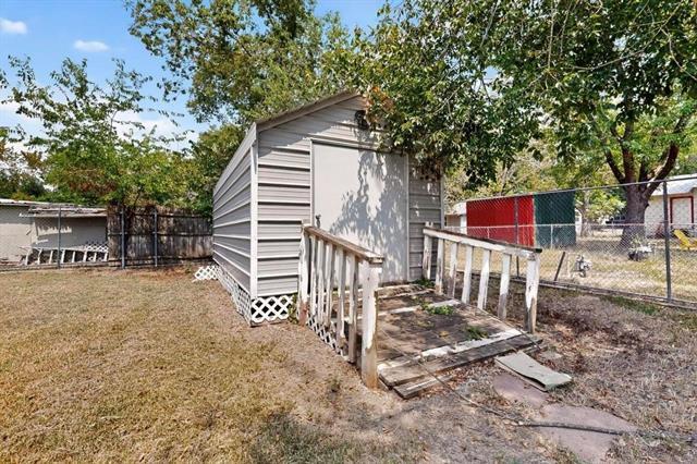 Building Photo - 1110 Wolfe City Dr
