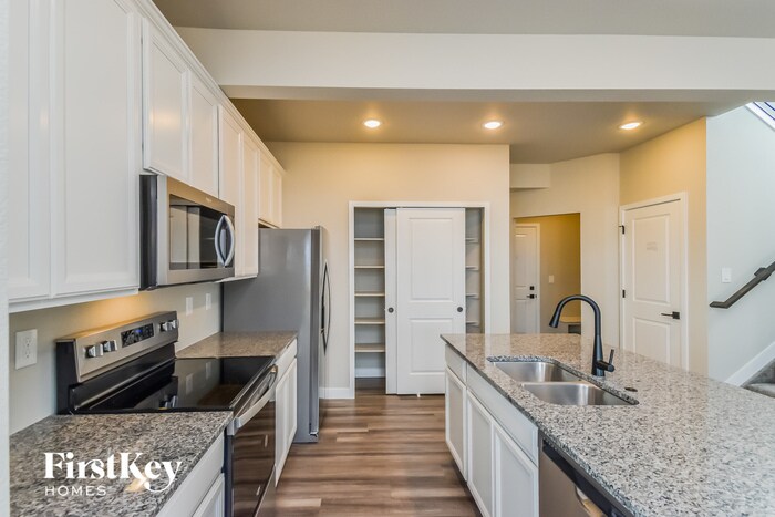 Building Photo - 11163 Murrelet Dr