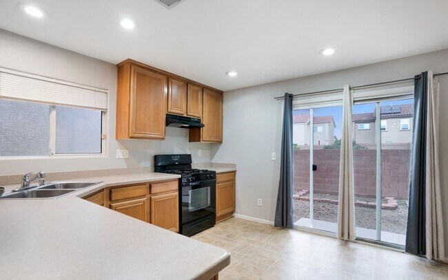 Building Photo - 541 Warminster Ave